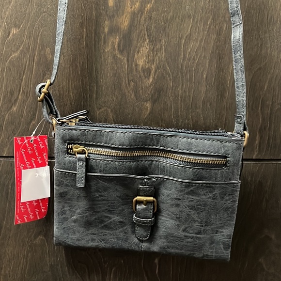 COPY - american eagle crossbody bag - Picture 2 of 3